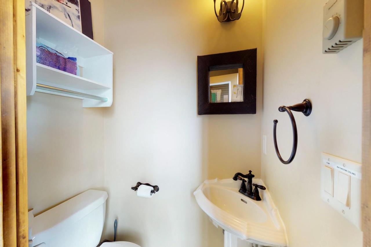 Polar Peak Villa Big White Ski Resort Ngoại thất bức ảnh