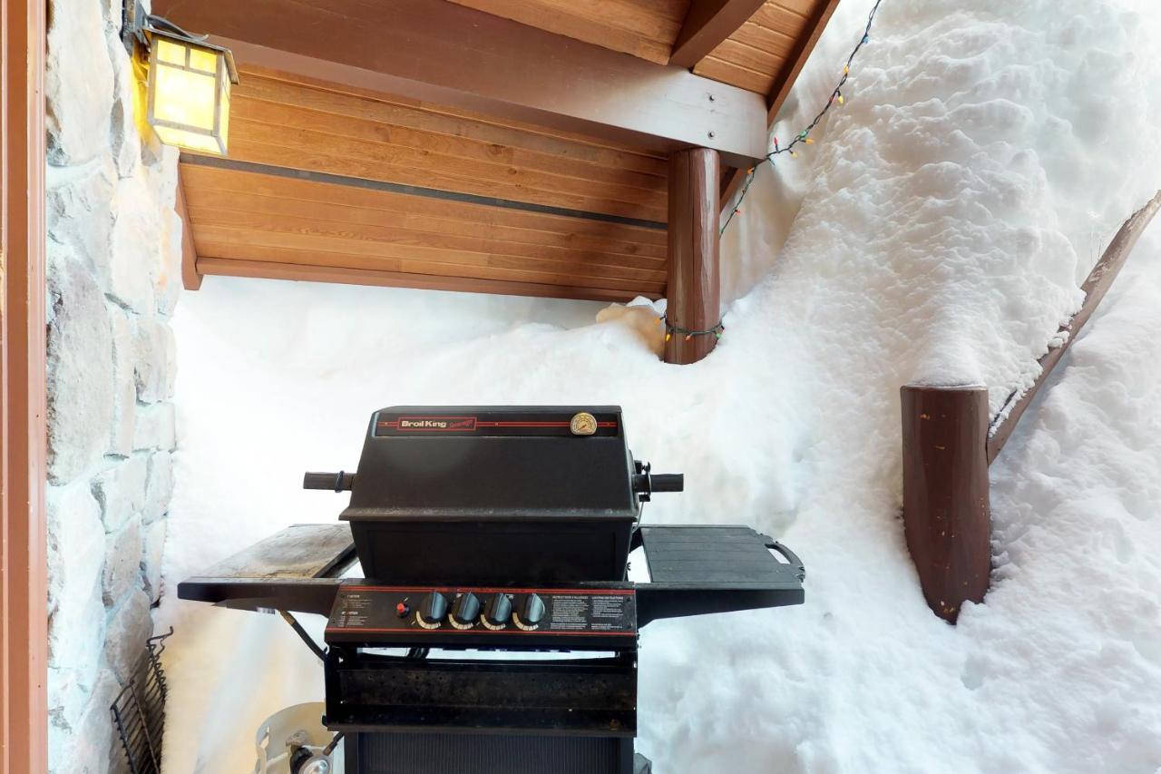 Polar Peak Villa Big White Ski Resort Ngoại thất bức ảnh